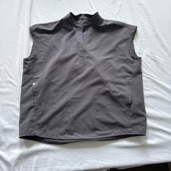 FIGS Rafaela Oversized Scrub Top - Picture 3 of 6